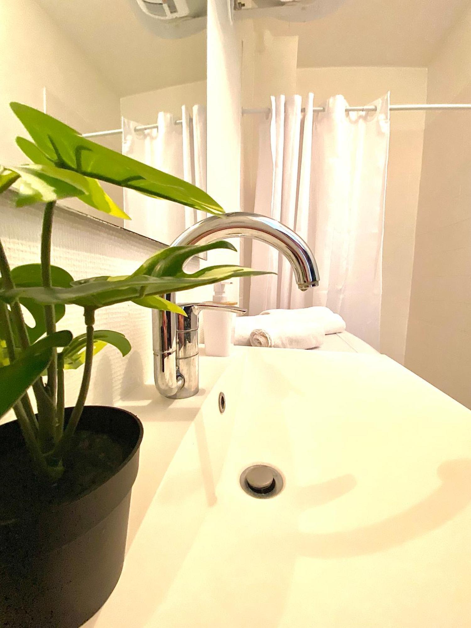 Le Chinchauvaud, Spacieux Avec Balcon Appartement *