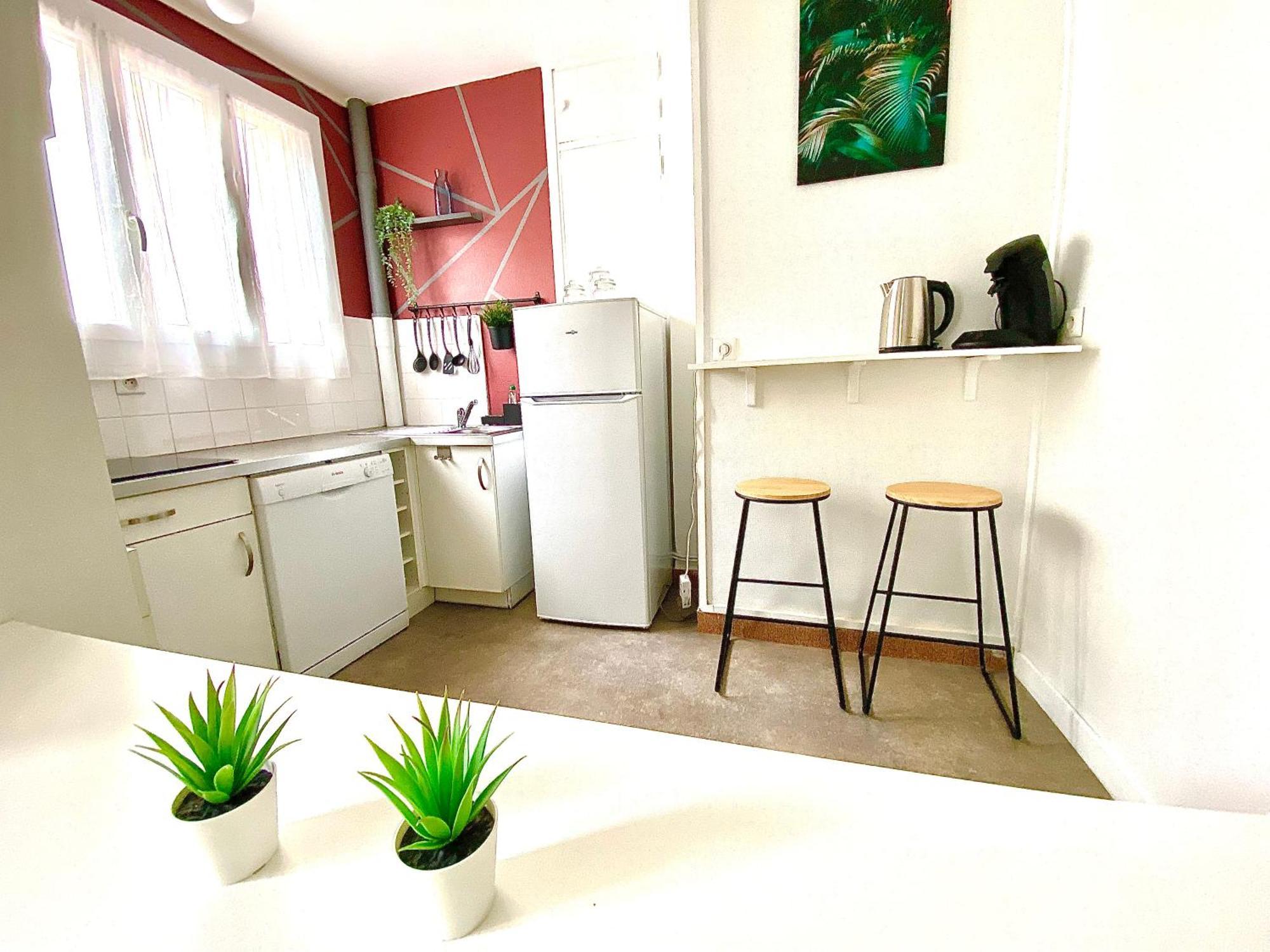 Appartement Le Chinchauvaud, Spacieux Avec Balcon *