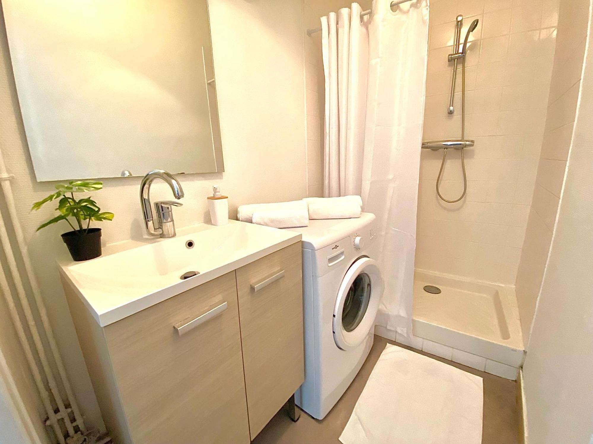Le Chinchauvaud, Spacieux Avec Balcon Appartement *